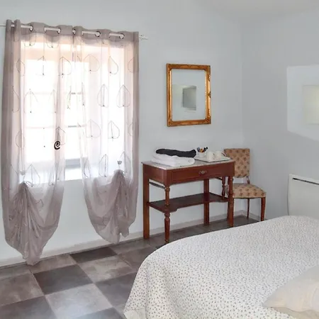 Maison Charmante à Avec Piscine Et Jacuzzi
