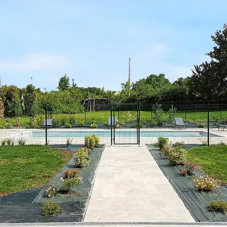 Tatil Evi Maison Charmante A Avec Piscine Et Jacuzzi