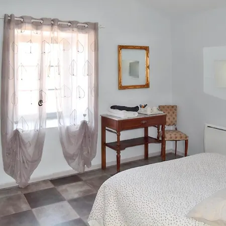 Maison Charmante A Avec Piscine Et Jacuzzi