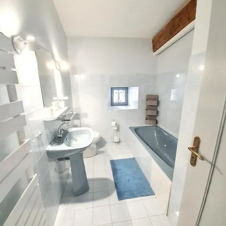 Maison Charmante A Avec Piscine Et Jacuzzi בית נופש *